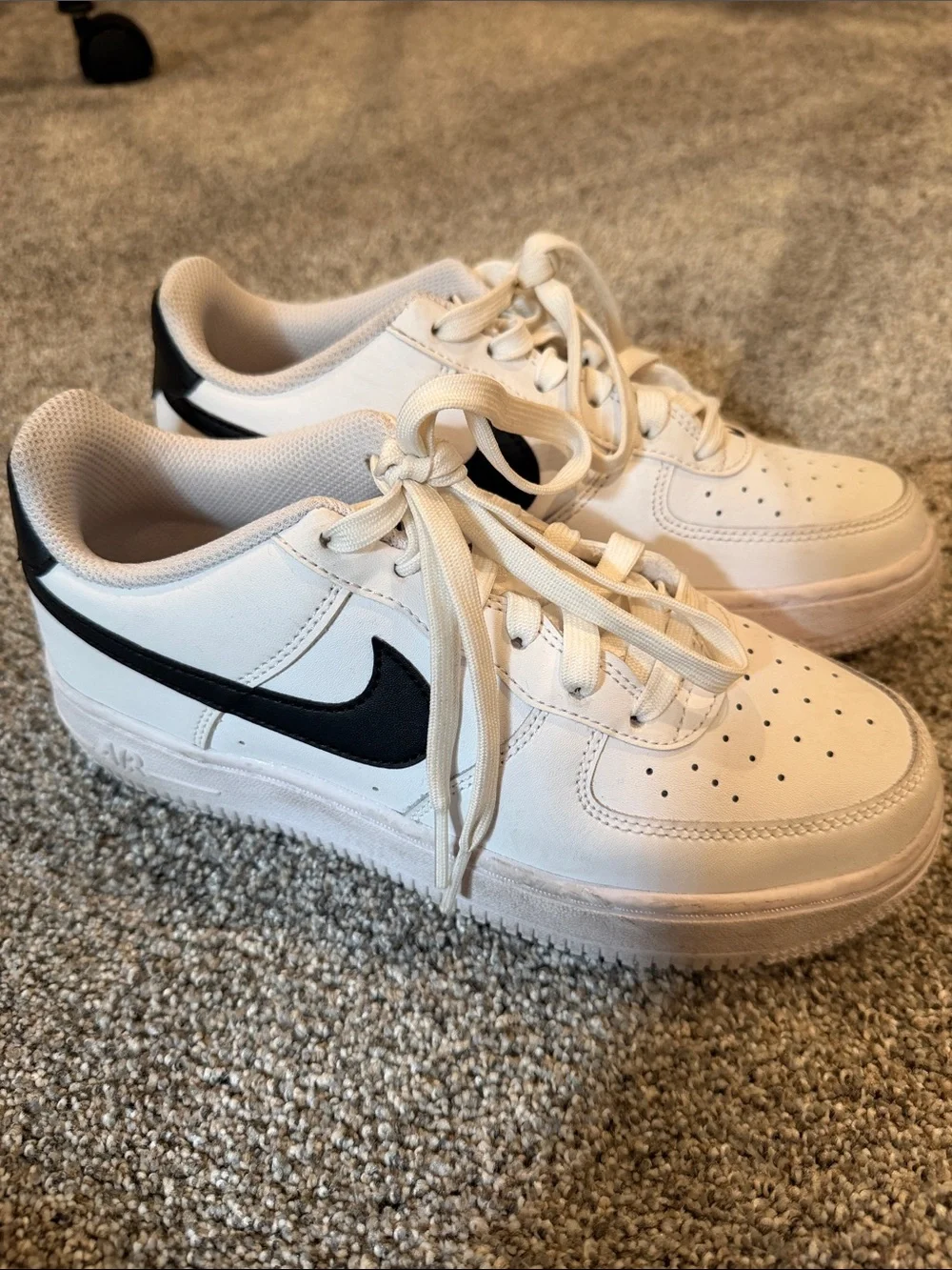 Nike youth low